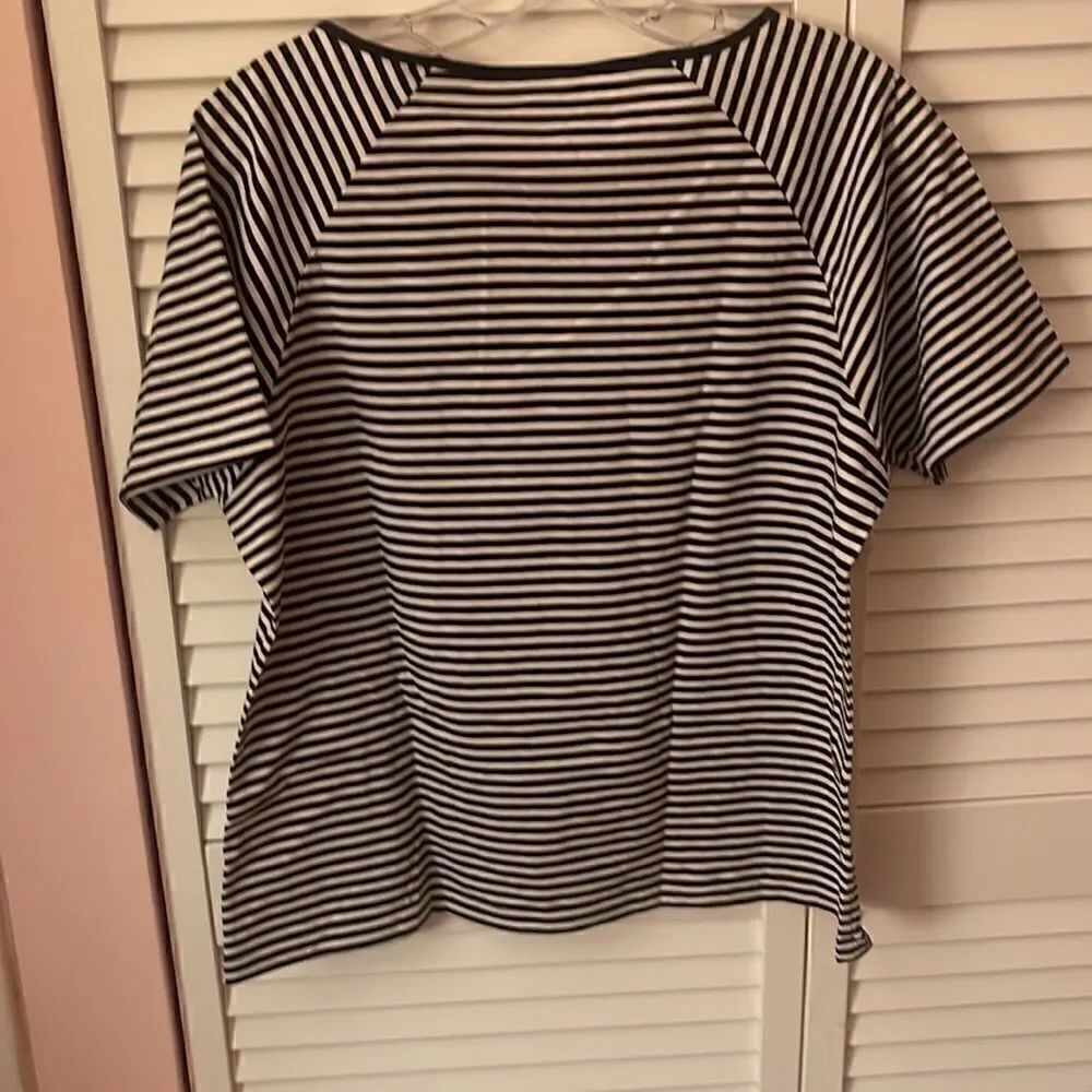 Emma James Short Sleeve Top - Picture 2 of 3